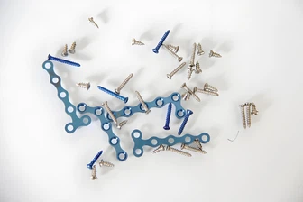 Cena titánovej kostnej skrutky